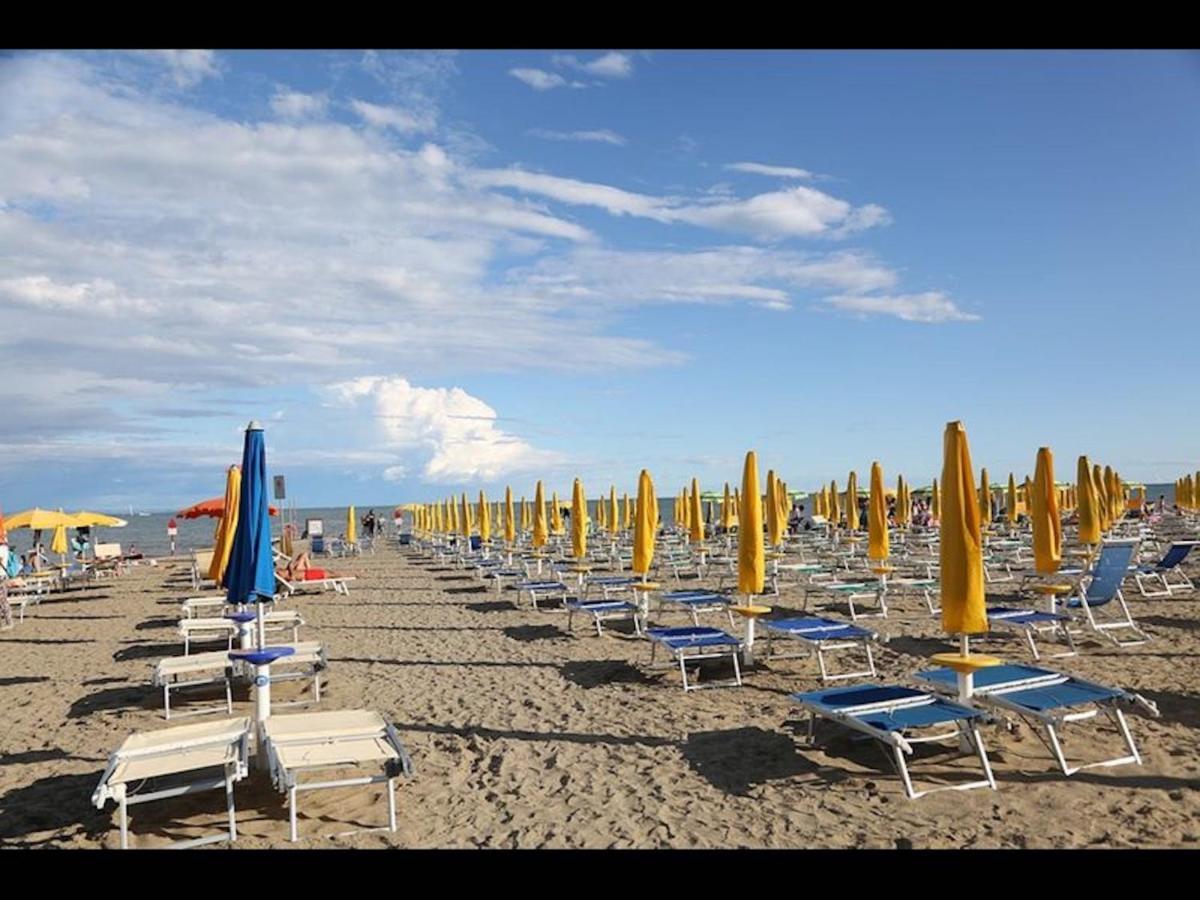 Modern For 6 People In Lignano Pineta By Beahost Apartment